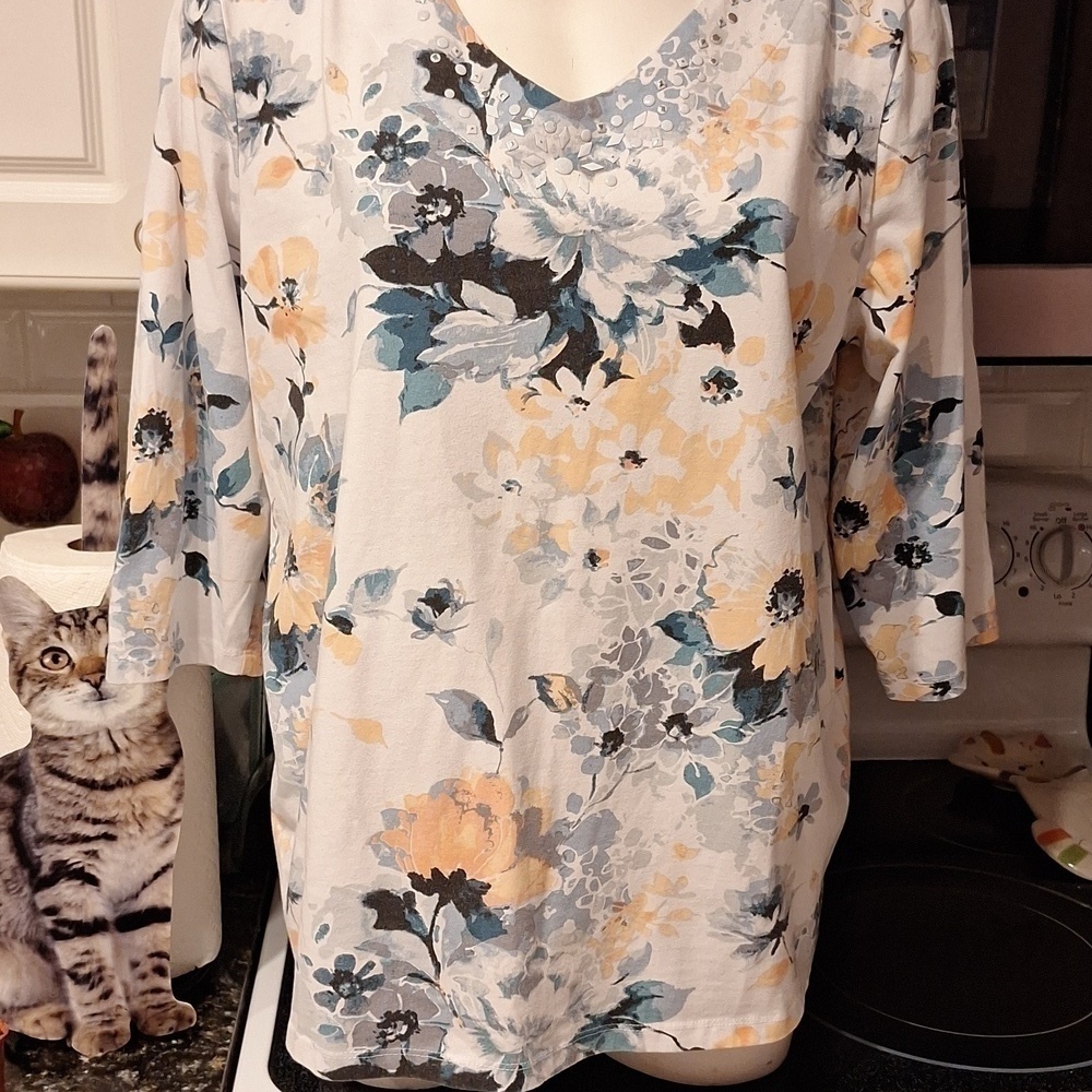 A women's Coral Bay casual 3/4 sleeve stretch plus size top 1X